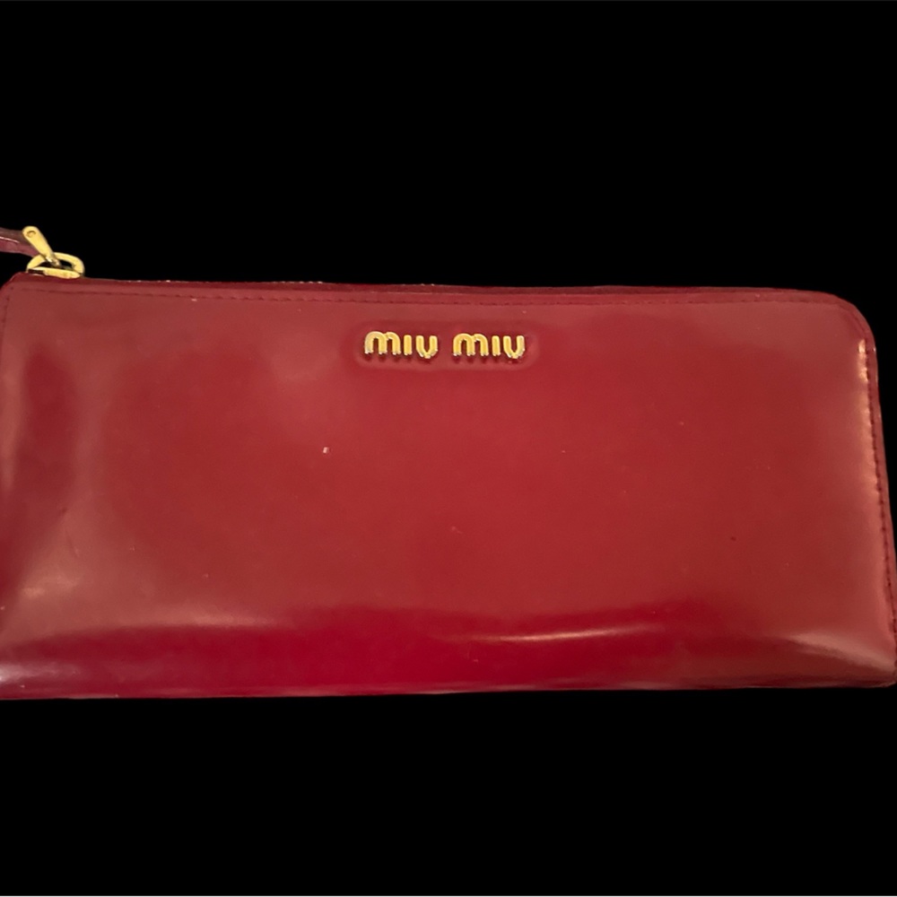 Miu Miu Patent leather wallet